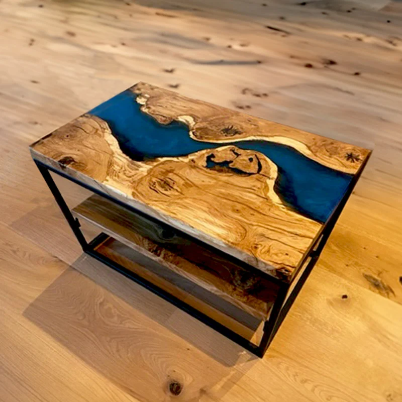 Couchtisch Alte Eiche mit Epoxidharz | Modell Bergbach