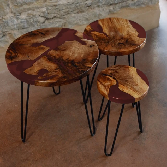 Set - Couchtische rund aus Nussbaum | Epoxidharz weinrot | Modell Schluchsee
