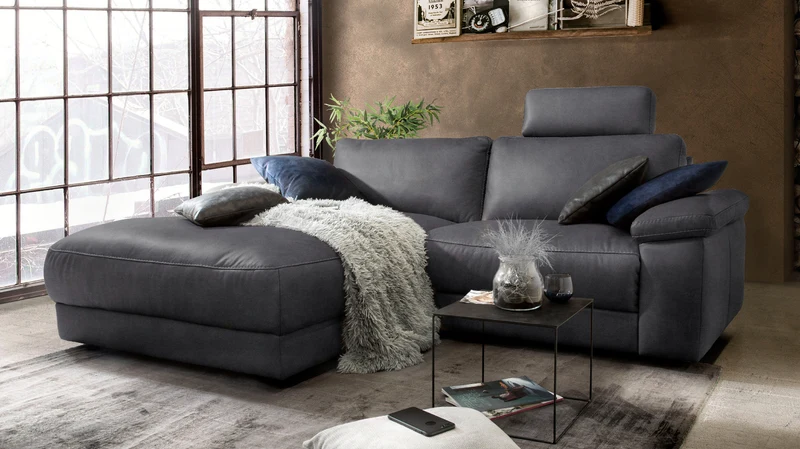 KAWOLA Sofa LOLA Ecksofa Stoff schwarz mit motorischer Relaxfunktion
