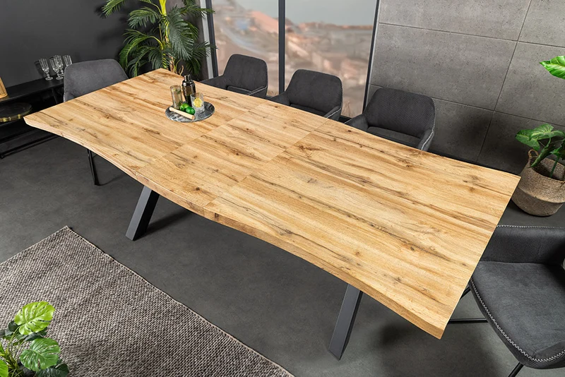 Ausziehbarer Esstisch OAKLAND 180-220cm Wildeiche-Design Baumkante