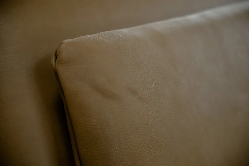 KAWOLA Sofa WIOLO Ecksofa Leder mit Hocker camel