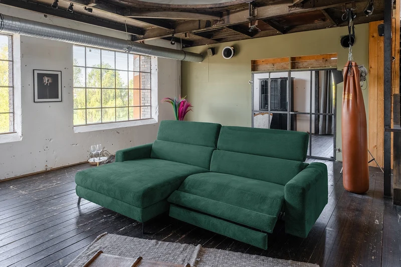 KAWOLA Sofa LAISKA Ecksofa Relaxfunktion teilmotorisch Cord smaragd