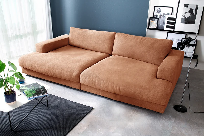 KAWOLA Big Sofa MADELINE Stoff cognac