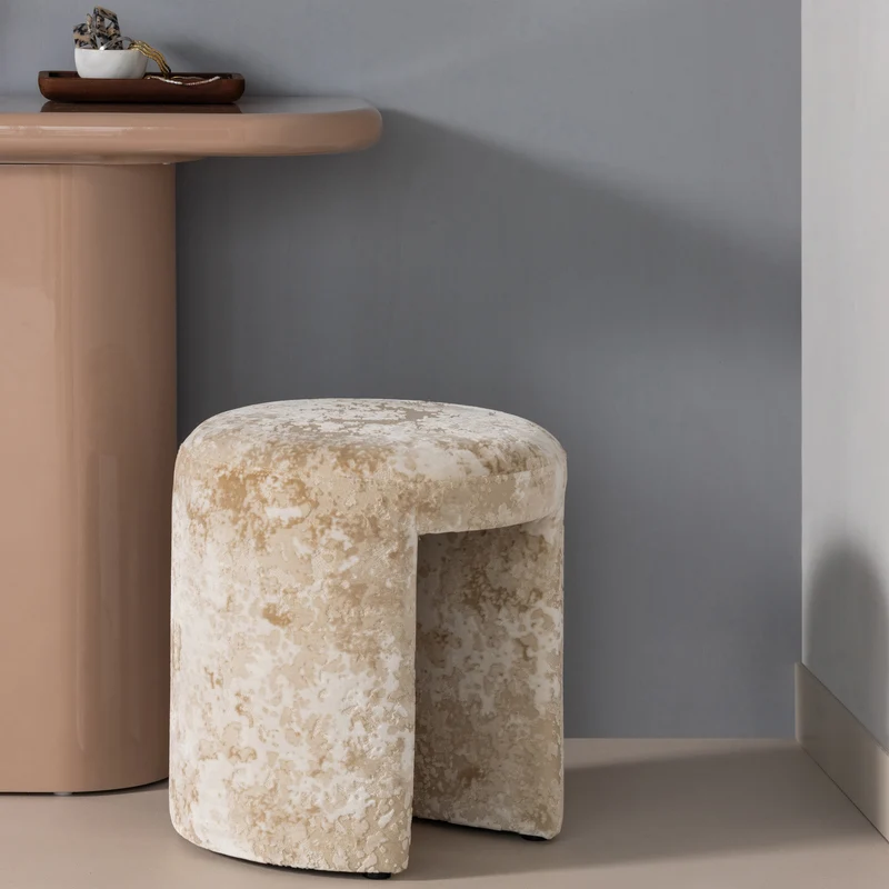 Charlie gepolsterter hocker strukturstoff beige