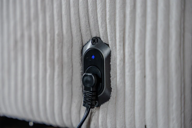KAWOLA Big Sofa KIANA 3-Sitzer Funktionssofa Kopfstütze verstellbar Cord cremeweiß