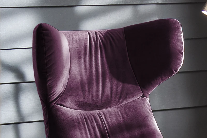 KAWOLA Sessel LOTTE Ohrensessel velvet purple mit Hocker