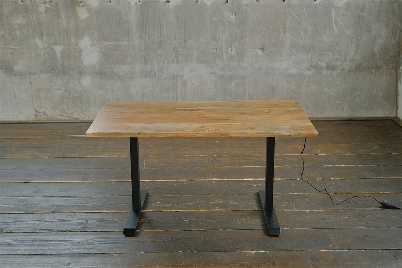 KAWOLA Schreibtisch LORA elektrisch höhenverstellbarer Schreibtisch 140x85cm mit Baumkante massiv