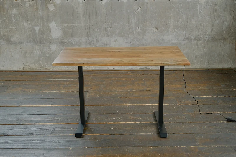 KAWOLA Schreibtisch LORA elektrisch höhenverstellbarer Schreibtisch 140x85cm mit Baumkante massiv
