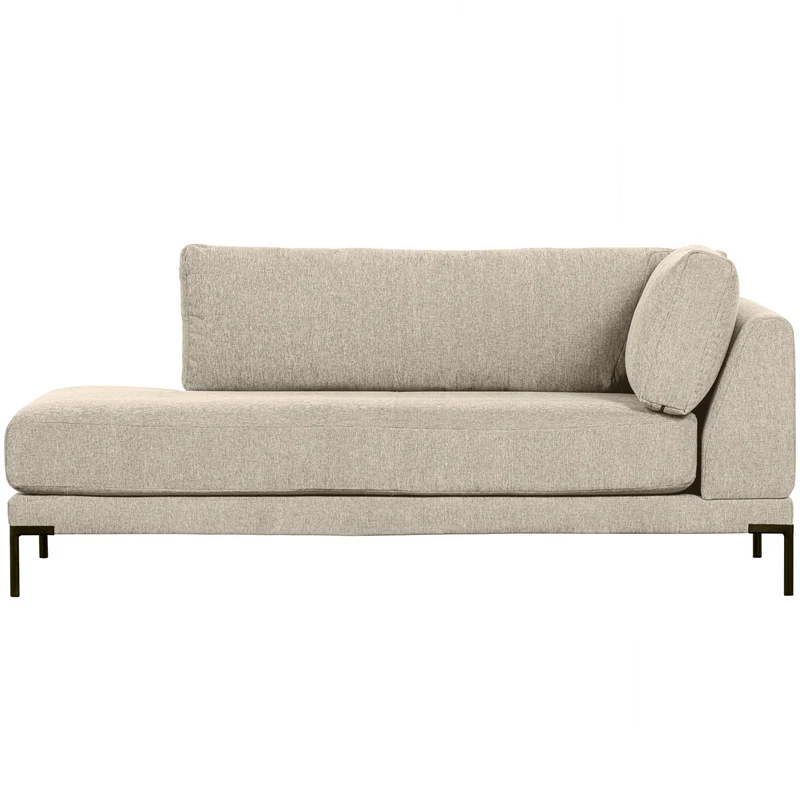 Couple lounge element links sand