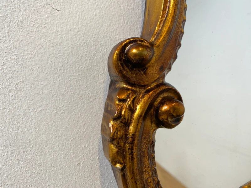 Wunderschöner großer Vintage Wandspiegel im antiken Stil mit goldenem Akanthusblatt Rahmen aus Stuck