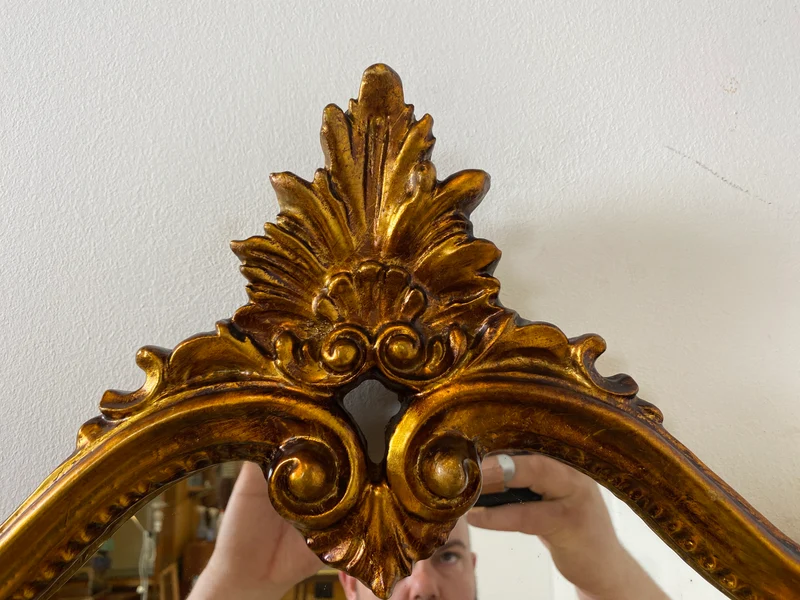 Wunderschöner großer Vintage Wandspiegel im antiken Stil mit goldenem Akanthusblatt Rahmen aus Stuck