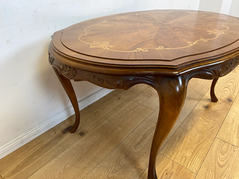 Wunderschöner und sehr gut erhaltener handverzierter Chippendale Couchtisch mit feinen Intarsien I Wohnzimmertisch Coffee Table Salontisch Sitzgarnitur Stilmöbel Vintage I