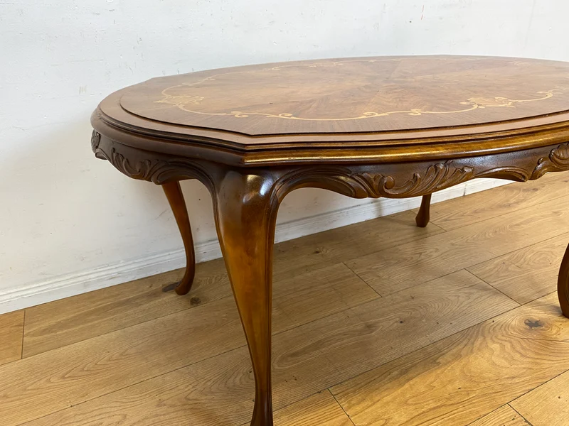Wunderschöner und sehr gut erhaltener handverzierter Chippendale Couchtisch mit feinen Intarsien I Wohnzimmertisch Coffee Table Salontisch Sitzgarnitur Stilmöbel Vintage I