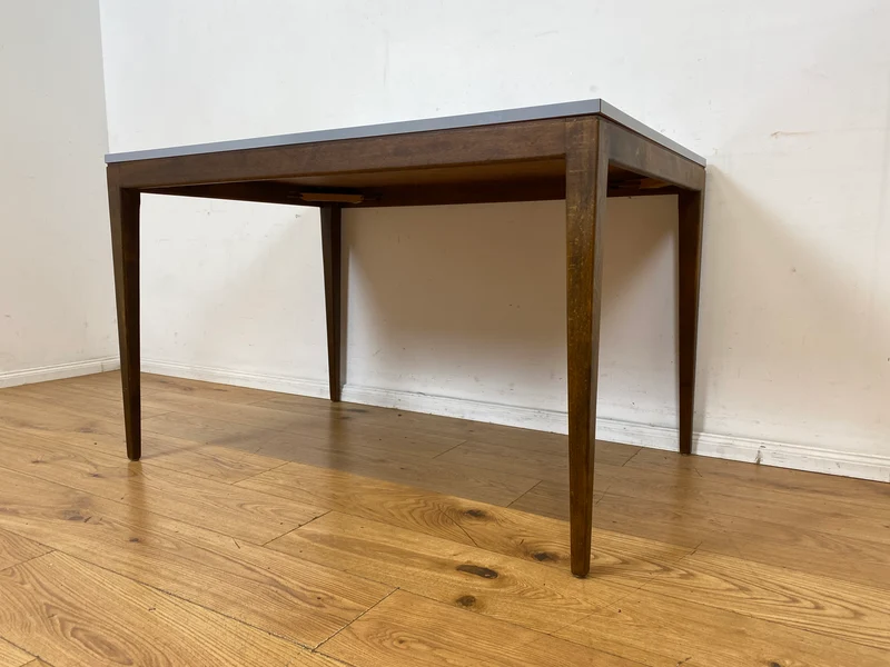 Stilvoller und sehr gut erhaltener Mid-Century Esstisch mit pflegeleichter Resopal Tischplatte I Tisch Esszimmertisch Küchentisch Kitchen Dining Table Vintage Retro 60er 70er I