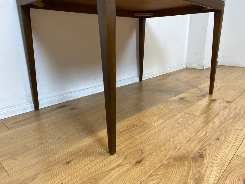 Stilvoller und sehr gut erhaltener Mid-Century Esstisch mit pflegeleichter Resopal Tischplatte I Tisch Esszimmertisch Küchentisch Kitchen Dining Table Vintage Retro 60er 70er I
