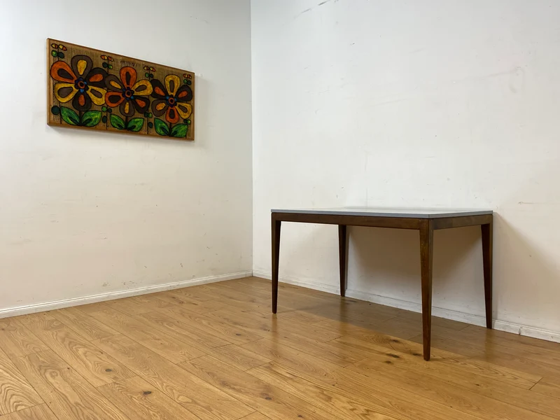 Stilvoller und sehr gut erhaltener Mid-Century Esstisch mit pflegeleichter Resopal Tischplatte I Tisch Esszimmertisch Küchentisch Kitchen Dining Table Vintage Retro 60er 70er I