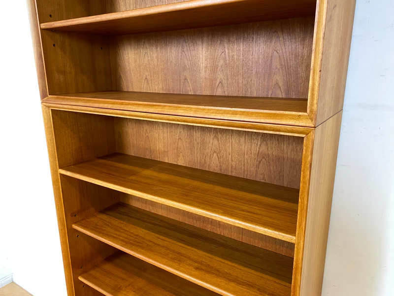 Hochwertiger Vintage Bücherschrank von Strobeck in skandinavischem Still mit Schubladen I Teakholz I Regal Bücherregal Holzregal Danish Design Mid-Century Vintage Teak I