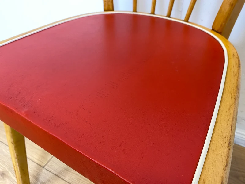 Formschöner und stabiler heller Mid-Century Sprossenstuhl aus Buchenholz mit rotem Kunstleder Sitz I Stuhl Holzstuhl Esszimmerstuhl Küchenstuhl 50er 60er Vintage I (Kopie)