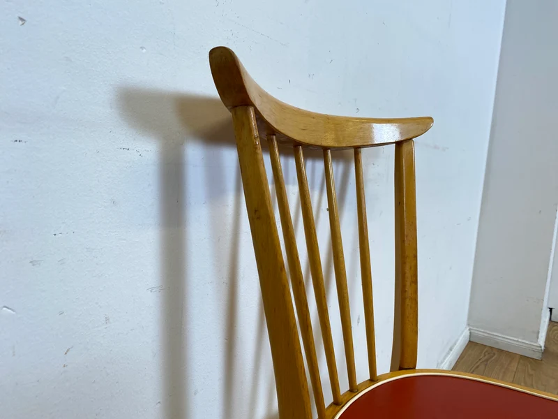 Formschöner und stabiler heller Mid-Century Sprossenstuhl aus Buchenholz mit rotem Kunstleder Sitz I Stuhl Holzstuhl Esszimmerstuhl Küchenstuhl 50er 60er Vintage I (Kopie)