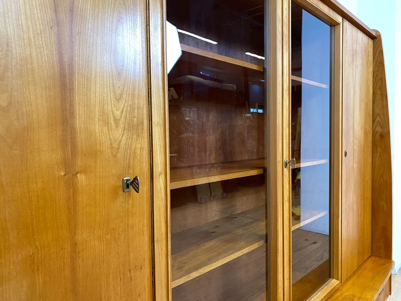 WMK I Stilvoller heller Mid-Century Wohnzimmerschrank mit Vitrine und Schubladen I Highboard Bücherschrank Büchervitrine Schrank Sideboard Glasvitrine 50er 60er Vintage I