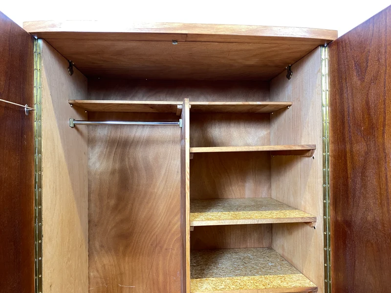 Besonders schöner dunkler Mid-Century Kleiderschrank mit perfekter Aufteilung I Schrank Wäscheschrank Kleiderschrank Wardrobe Garderobe Flurschrank 50er 60er Vintage I