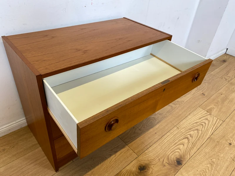 Stilvolle & sehr gut erhaltene skandinavische Kommode in Teakholz mit Schubladen & Holzgriffen I Schubladenkommode Sideboard Wäschekommode 60er 70er Vintage Danish Design I