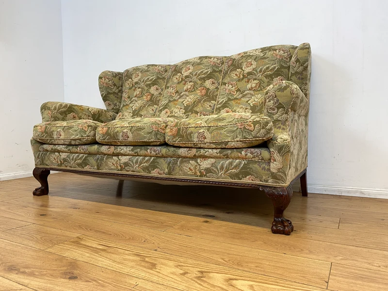 Wunderschönes skandinavisches antikes Sofa mit handverzierten Löwen Tatzen, grandiosem floralem Bezug und Federfüllung I Couch Liege Wohnzimmer Barock Rokoko Vintage I