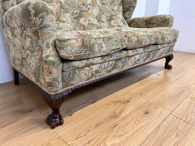 Wunderschönes skandinavisches antikes Sofa mit handverzierten Löwen Tatzen, grandiosem floralem Bezug und Federfüllung I Couch Liege Wohnzimmer Barock Rokoko Vintage I