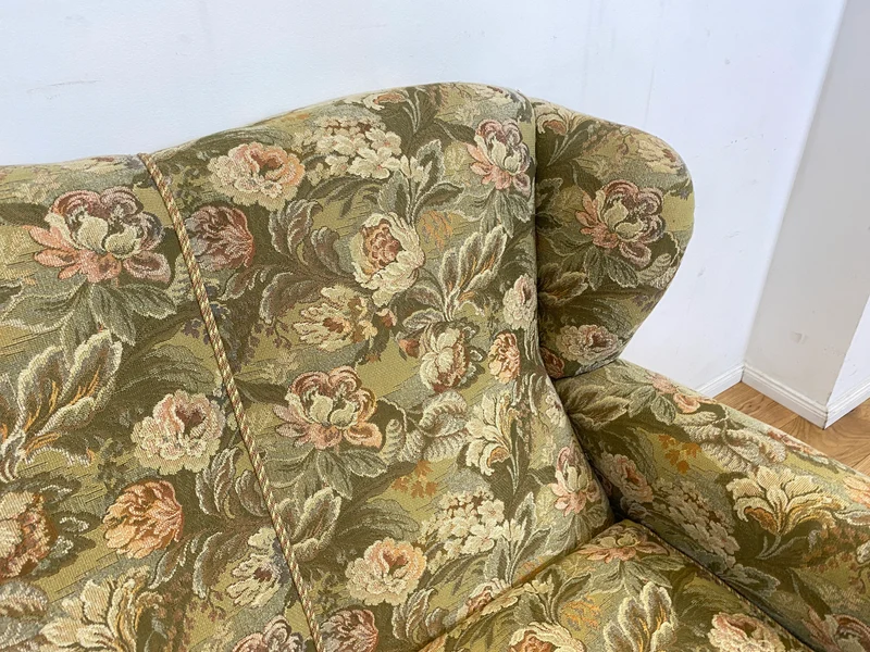 Wunderschönes skandinavisches antikes Sofa mit handverzierten Löwen Tatzen, grandiosem floralem Bezug und Federfüllung I Couch Liege Wohnzimmer Barock Rokoko Vintage I