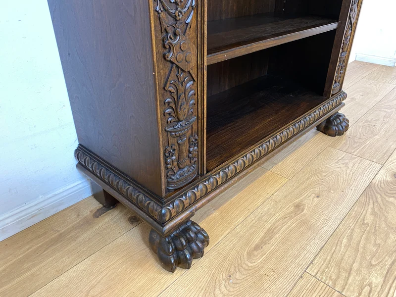 Besonderes antikes Regal handverziert mit Berliner Wappen, preußischen Adler und mächtigen Löwenfüßen I Vollholz Holzregal Bücherregal Bücherschrank Gründerzeit Kaiser Bär Historismus Vintage I