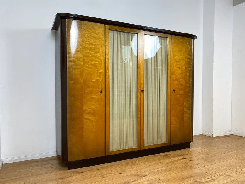 Stilvoller & hochwertiger Mid-Century Kleiderschrank mit Glastüren und Vorhängen I Vollholz I Schrank Schlafzimmerschrank Wäscheschrank Wardrobe Rockabilly Vintage 50er 60er