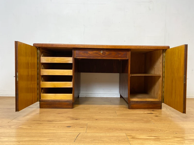 Sehr schöner freistehender 30er Jahre Art Deco Schreibtisch aus vollem Holz in Eiche mit Regal Rückseite I Arbeitstisch Bürotisch Writing Desk Antik Vintage Mid-Century I
