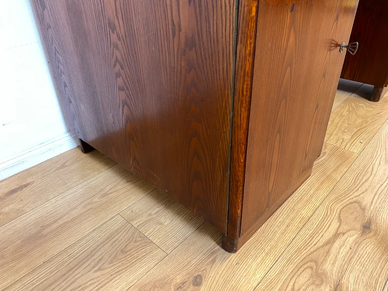 Sehr schöner freistehender 30er Jahre Art Deco Schreibtisch aus vollem Holz in Eiche mit Regal Rückseite I Arbeitstisch Bürotisch Writing Desk Antik Vintage Mid-Century I