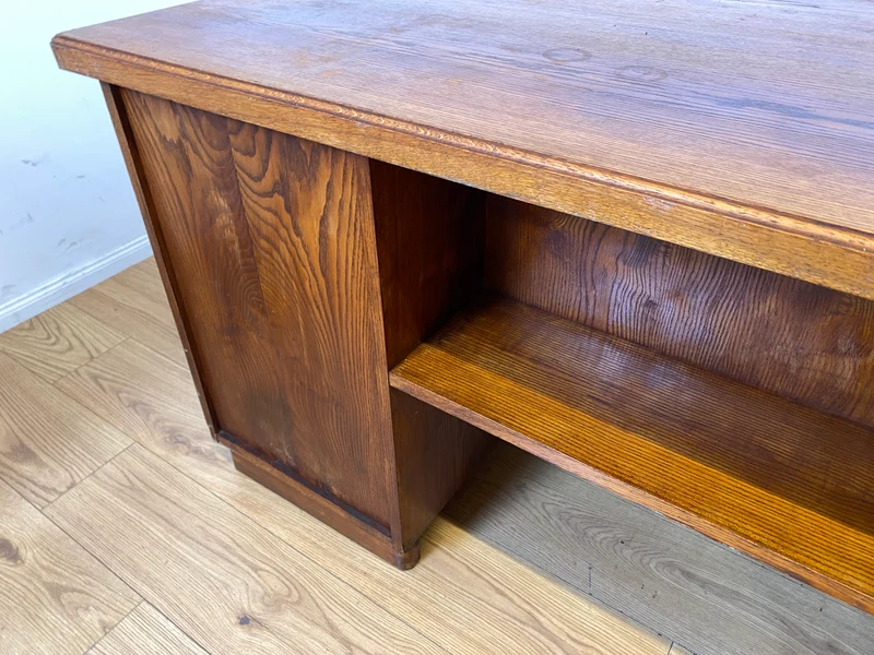 Sehr schöner freistehender 30er Jahre Art Deco Schreibtisch aus vollem Holz in Eiche mit Regal Rückseite I Arbeitstisch Bürotisch Writing Desk Antik Vintage Mid-Century I