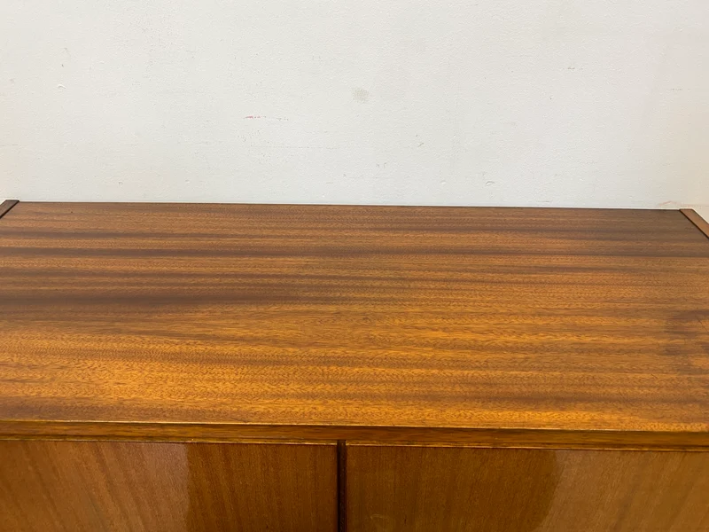 Minimalistische Mid-Century Kommode aus 1962 mit konischen Beinen & verstellbarem Regalboden I Sideboard Schrank TV Board Lowboard Wäschekommode Vintage 50er 60er Retro I Berlin Stuttgart Mainz