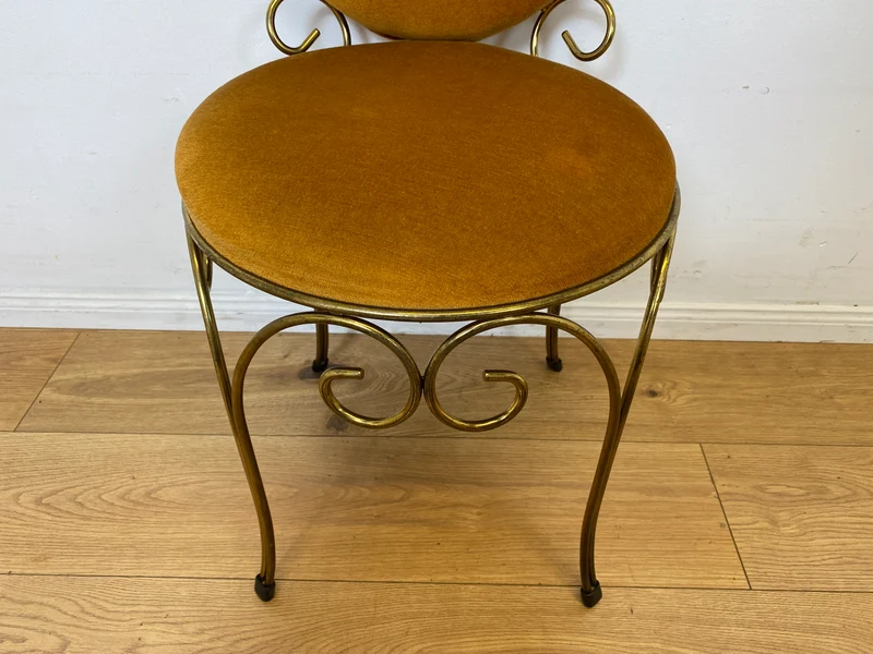 Sehr eleganter und gut erhaltener goldener 60er Jahre Stuhl aus Metall mit Samtbezug I Salonstuhl Metallstuhl Esszimmerstuhl Schreibtischstuhl Küchenstuhl Vintage I