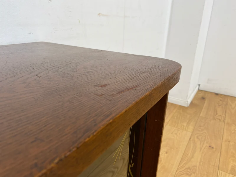 Stilvolle und gut erhaltene 50er Jahre Barkommode mit Schiebetüren & Originalgläsern I Barschrank Barvitrine Vitrine Bar Kommode Sideboard Mid-Century Vintage 60er I