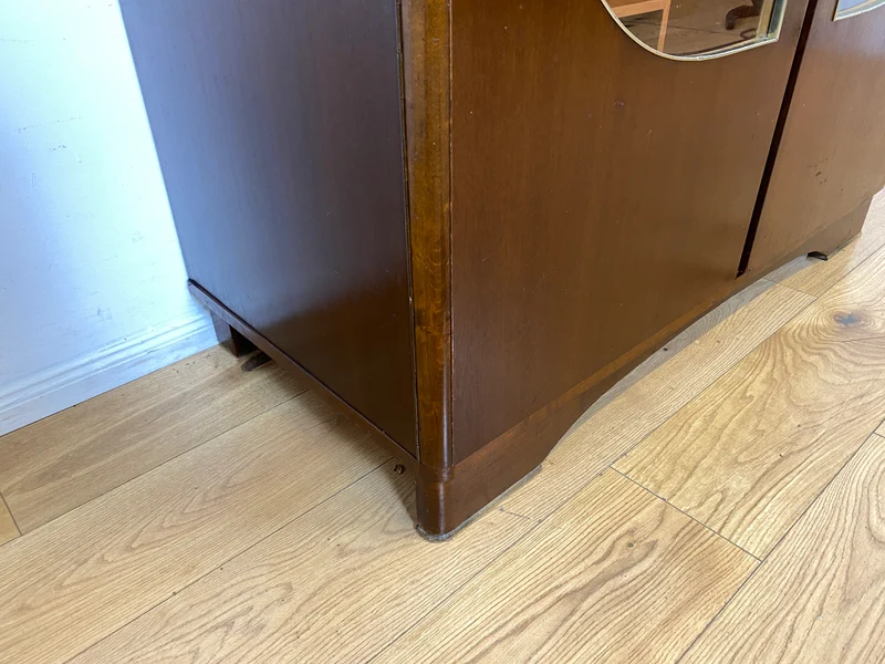 Besonders schöner und perfekt aufgeteilter dunkler Mid-Century Kleiderschrank mit Glastüren I Schrank Schlafzimmerschrank Wäscheschrank Rockabilly Vintage 50er 60er I