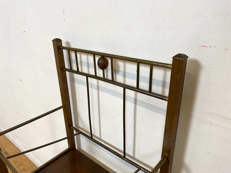 Sehr hübsche Mid-Century Zeitungsablage aus Messing und Holz I Beistelltisch Zeitungsständer Zeitungstisch Flurregal Bad Regal Ablage Alt 50er 60er Vintage I