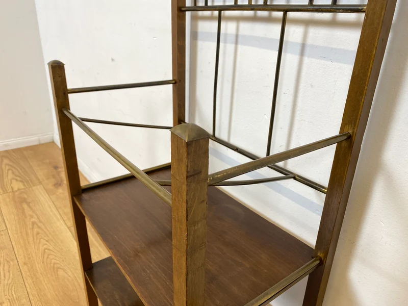 Sehr hübsche Mid-Century Zeitungsablage aus Messing und Holz I Beistelltisch Zeitungsständer Zeitungstisch Flurregal Bad Regal Ablage Alt 50er 60er Vintage I