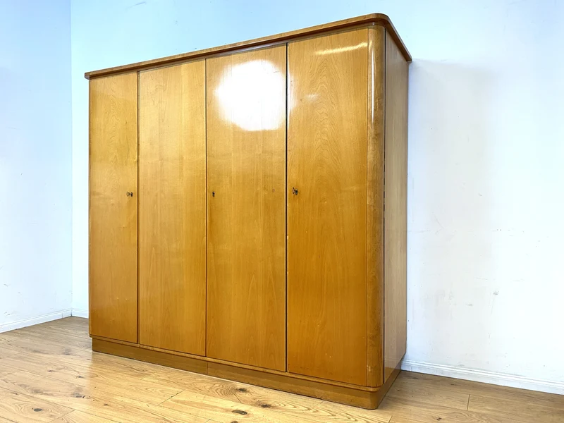 WMK I Formschöner und perfekt aufgeteilter heller 60er Jahre Kleiderschrank I Schrank Schlafzimmerschrank Wäscheschrank Wardrobe Vintage Mid-Century Rockabilly 50er I