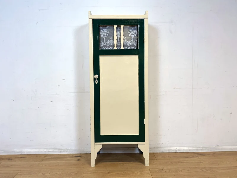 Schöner weißer antiker Hochschrank I Vollholz I Schrank Vitrine Wäscheschrank Highboard Küchenschrank Schuhschrank Flurschrank Bücherschrank Geschirrschrank Jugendstil Vintage I