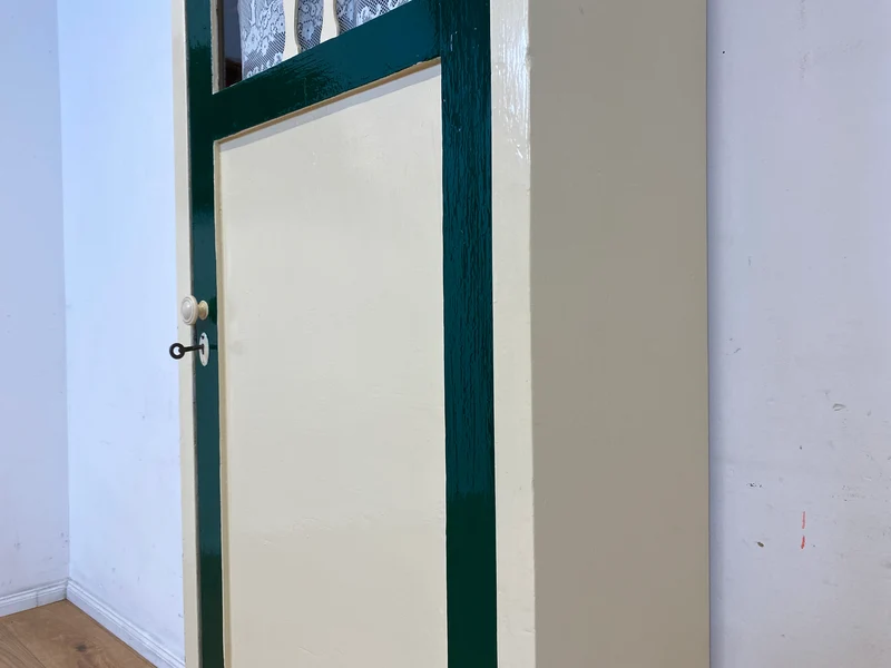 Schöner weißer antiker Hochschrank I Vollholz I Schrank Vitrine Wäscheschrank Highboard Küchenschrank Schuhschrank Flurschrank Bücherschrank Geschirrschrank Jugendstil Vintage I