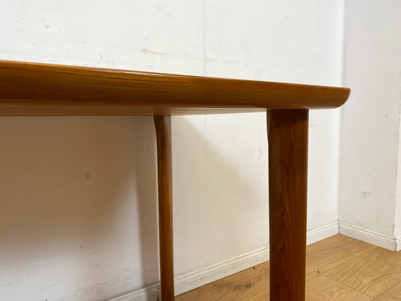 Seltener skandinavischer Mid-Century Designertisch von A/S Niels Bach Møbelfabrik in Teakholz I hoher Couchtisch Salontisch niedriger Esstisch Holztisch Küchentisch Tisch Danish Design Vintage