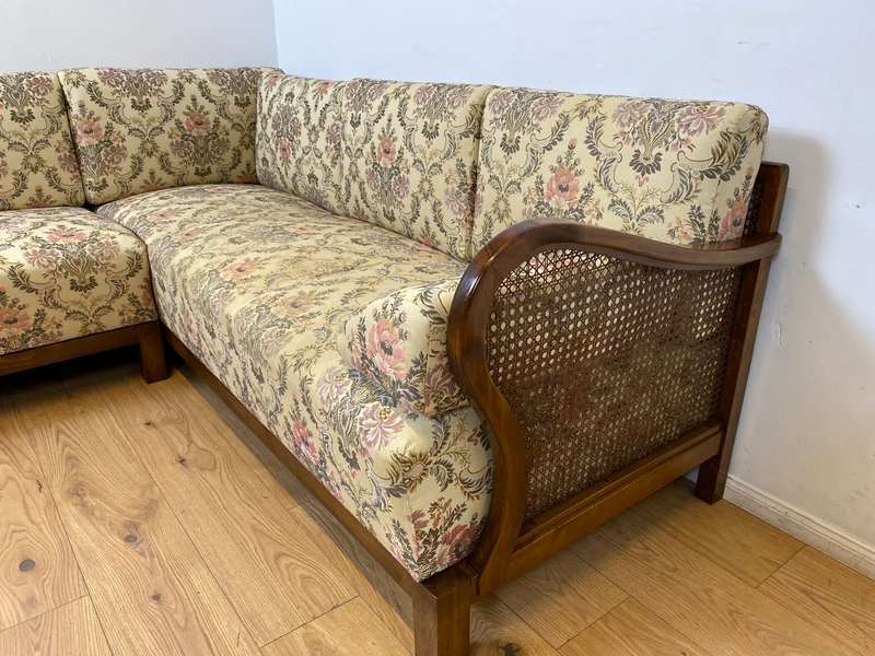 WMK I Wunderschönes antikes Ecksofa mit floralem Bezug , Wiener Geflecht und Federkern (Kopie)