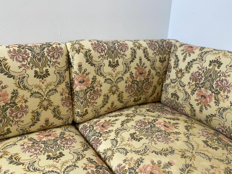 WMK I Wunderschönes antikes Ecksofa mit floralem Bezug , Wiener Geflecht und Federkern (Kopie)