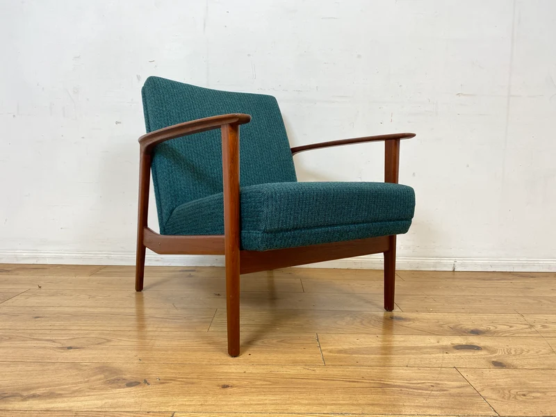 Eleganter skandinavischer Mid-Century Sessel mit Teakholz Rahmen, Federkern und petrol Blauem Original Bezug I Clubsessel Armchair Sitzgarnitur Danish Design Vintage 60er I