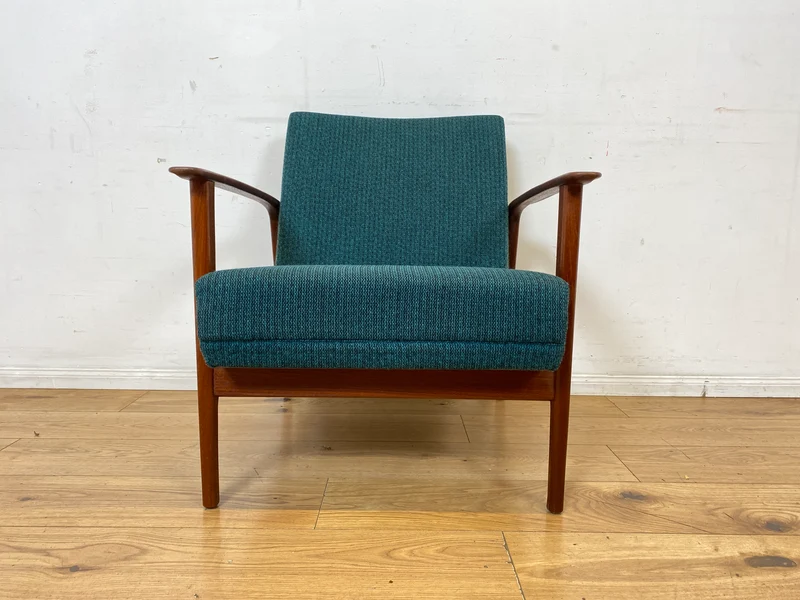 Eleganter skandinavischer Mid-Century Sessel mit Teakholz Rahmen, Federkern und petrol Blauem Original Bezug I Clubsessel Armchair Sitzgarnitur Danish Design Vintage 60er I