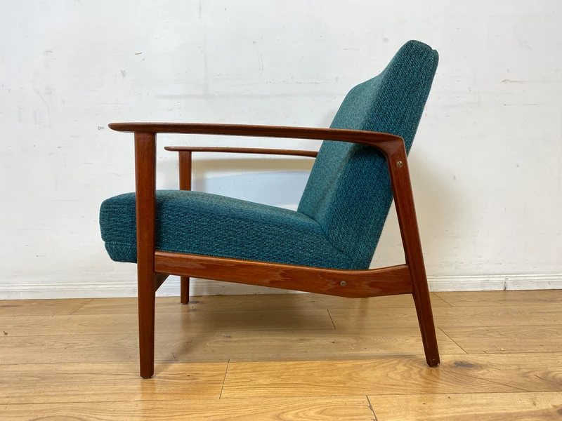 Eleganter skandinavischer Mid-Century Sessel mit Teakholz Rahmen, Federkern und petrol Blauem Original Bezug I Clubsessel Armchair Sitzgarnitur Danish Design Vintage 60er I
