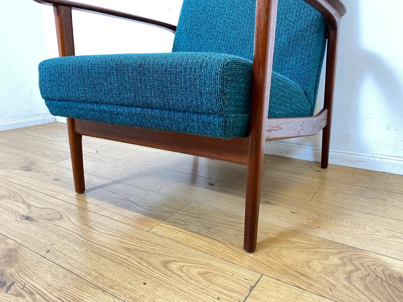 Eleganter skandinavischer Mid-Century Sessel mit Teakholz Rahmen, Federkern und petrol Blauem Original Bezug I Clubsessel Armchair Sitzgarnitur Danish Design Vintage 60er I